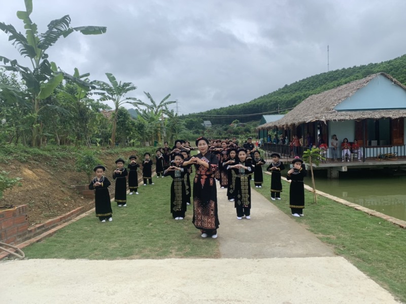 Hội Liên hiệp Phụ nữ xã Dân Chủ sôi động phong trào nhảy dân vũ trực tuyến